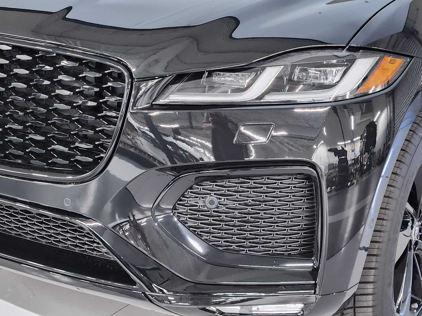 2026 Jaguar F-Pace R-Dynamic S - Photo 12