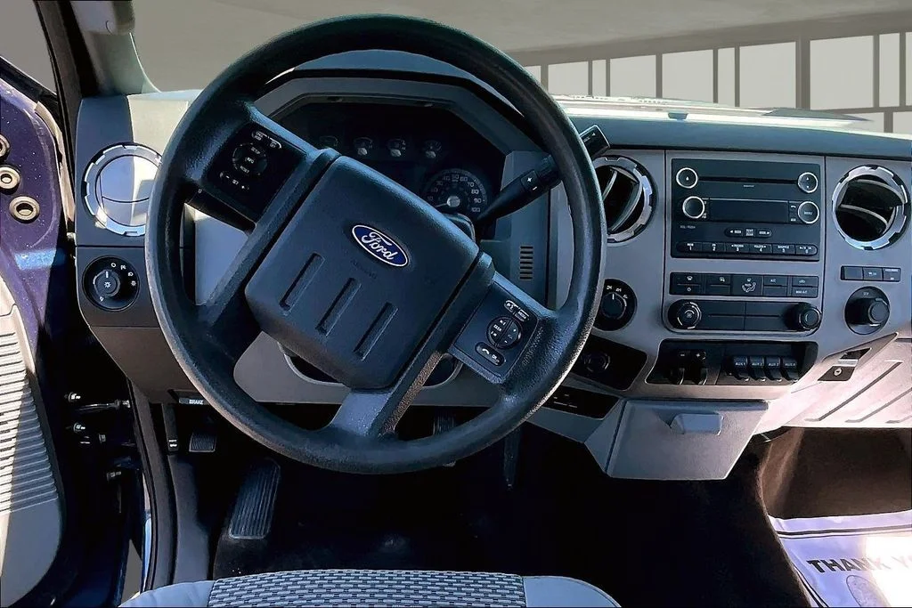 Used 2016 Blue Ford XLT image 5