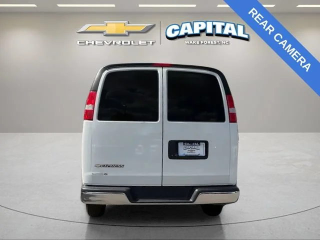 Used 2022 Summit White Chevrolet WT image 4