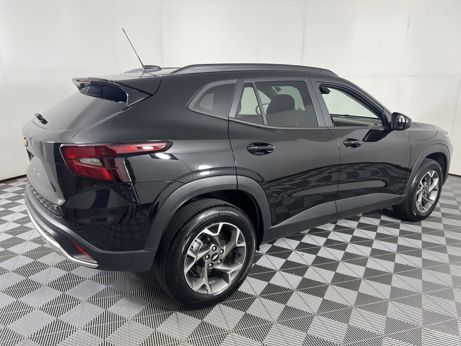 Used 2025 Mosaic Black Metallic Chevrolet LT image 10
