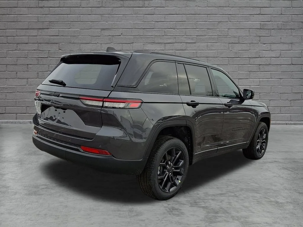 New 2025 Baltic Gray Metallic Clearcoat Jeep Limited image 8