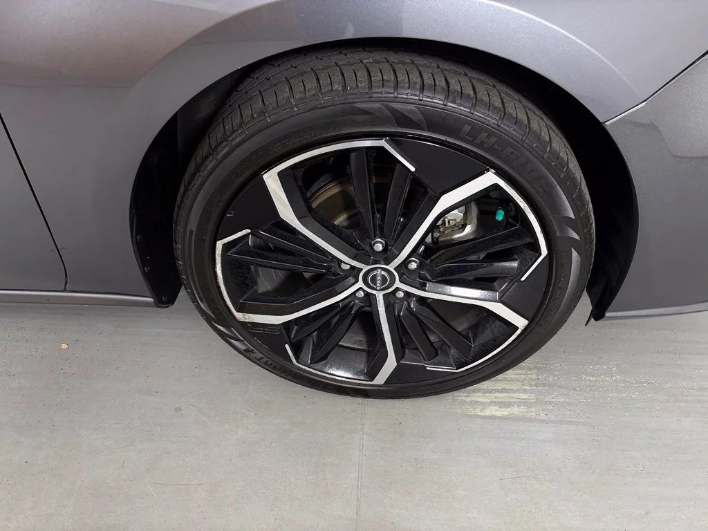 Used 2024 Gray Nissan 2.5 SR image 9