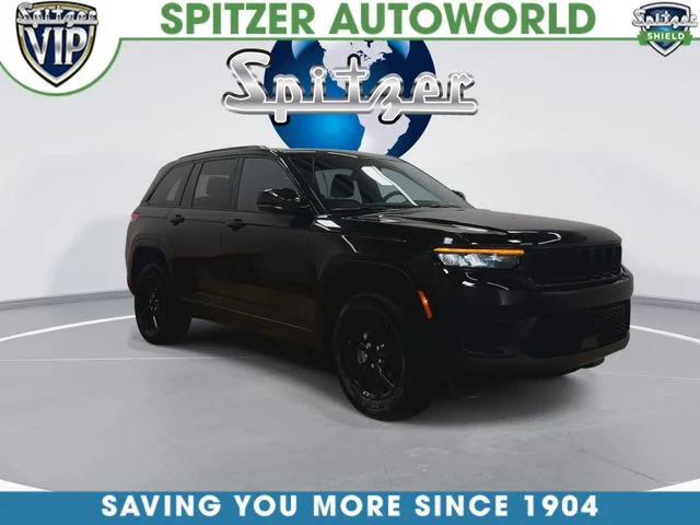 Used 2024 Black Jeep Altitude image 8