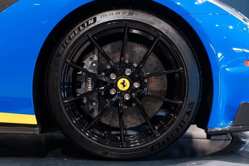 Certified Used 2017 Extra Sample Ferrari Base image 18