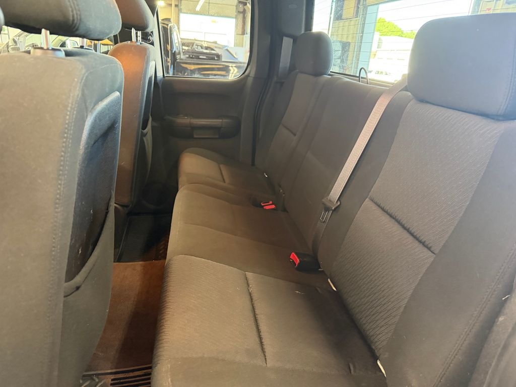 Used 2013 Gray Chevrolet LT image 21