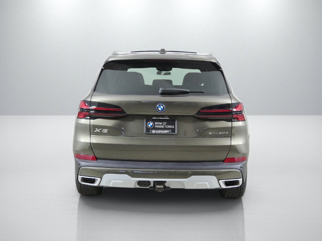 New 2026 Manhattan Green Metallic BMW xDrive50e image 10