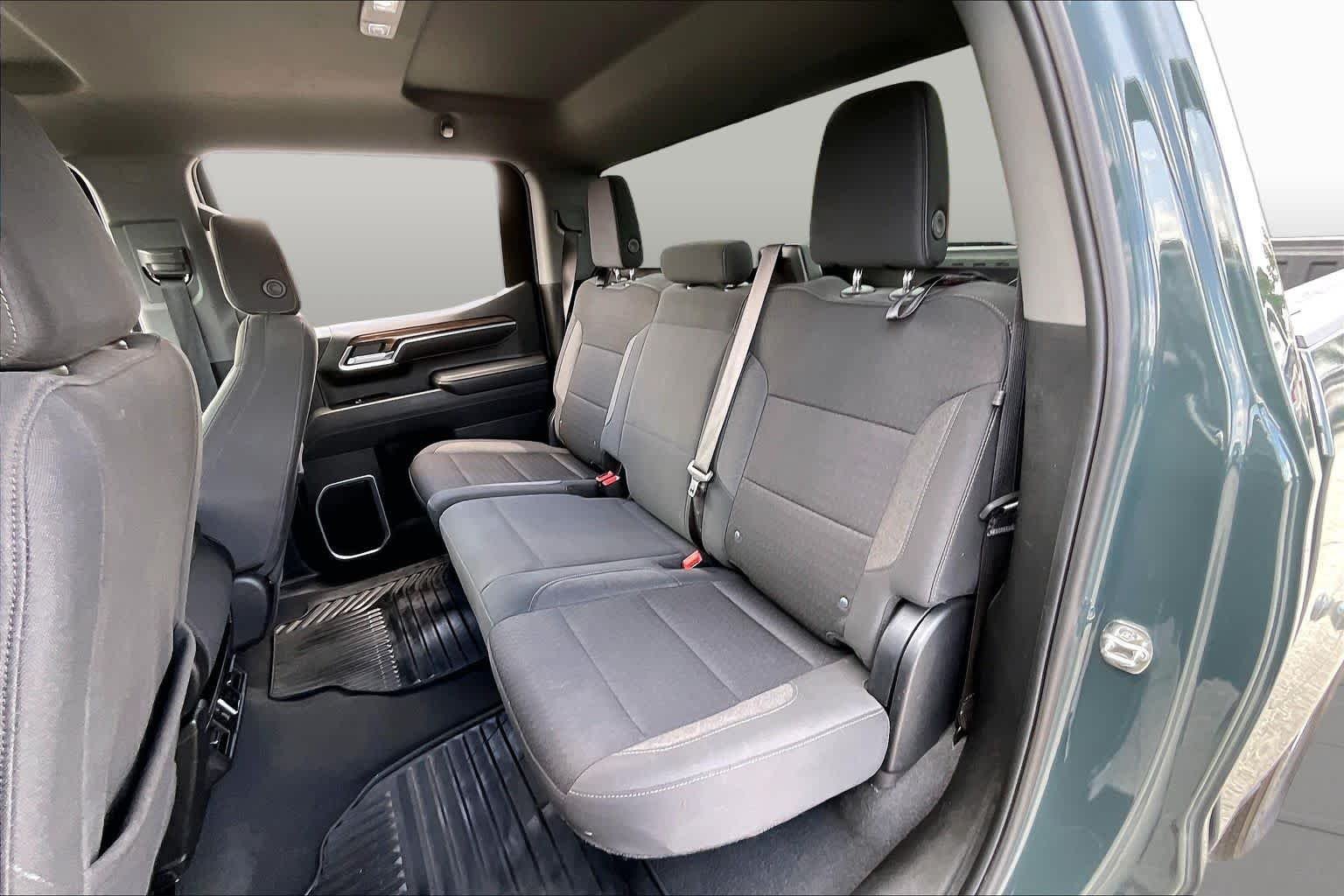 Used 2025 Cypress Gray Chevrolet LT image 17