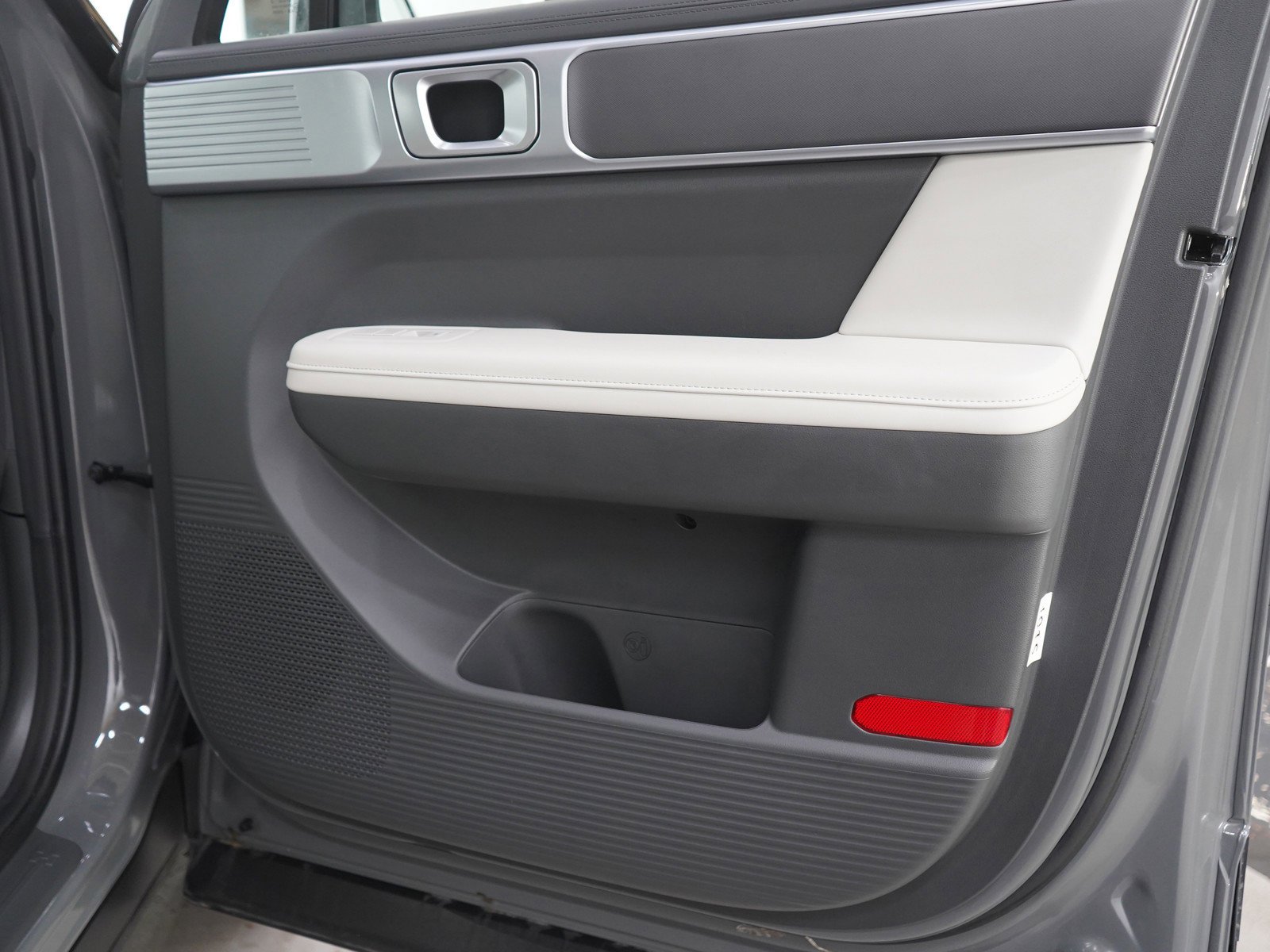 Used 2026 Hampton Gray Hyundai SEL AWD image 12