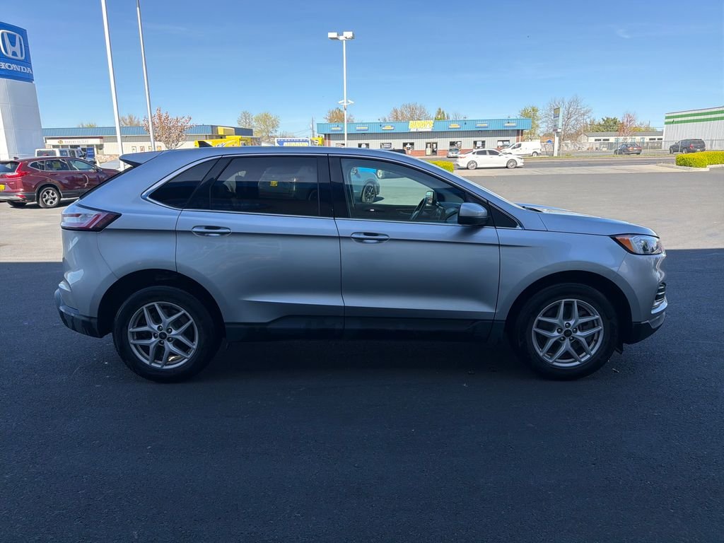 Used 2023 Silver Ford SEL image 6