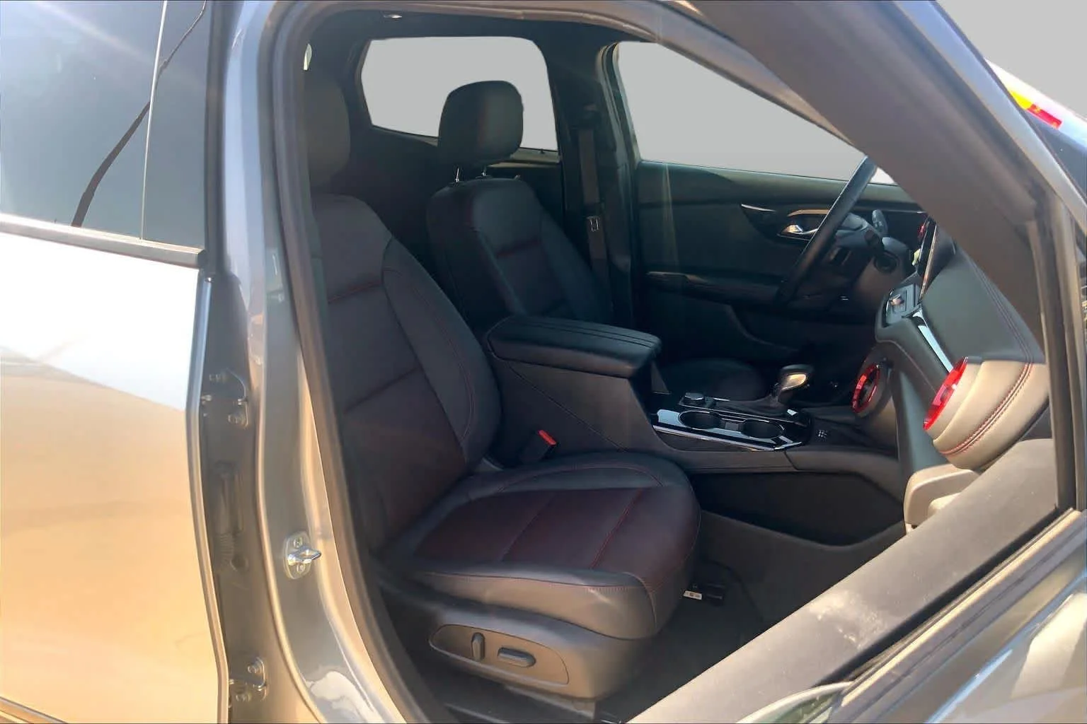 Used 2025 Sterling Gray Metallic Chevrolet RS image 9