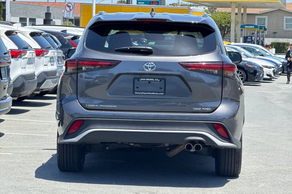 Used 2025 Gray Toyota XSE image 5