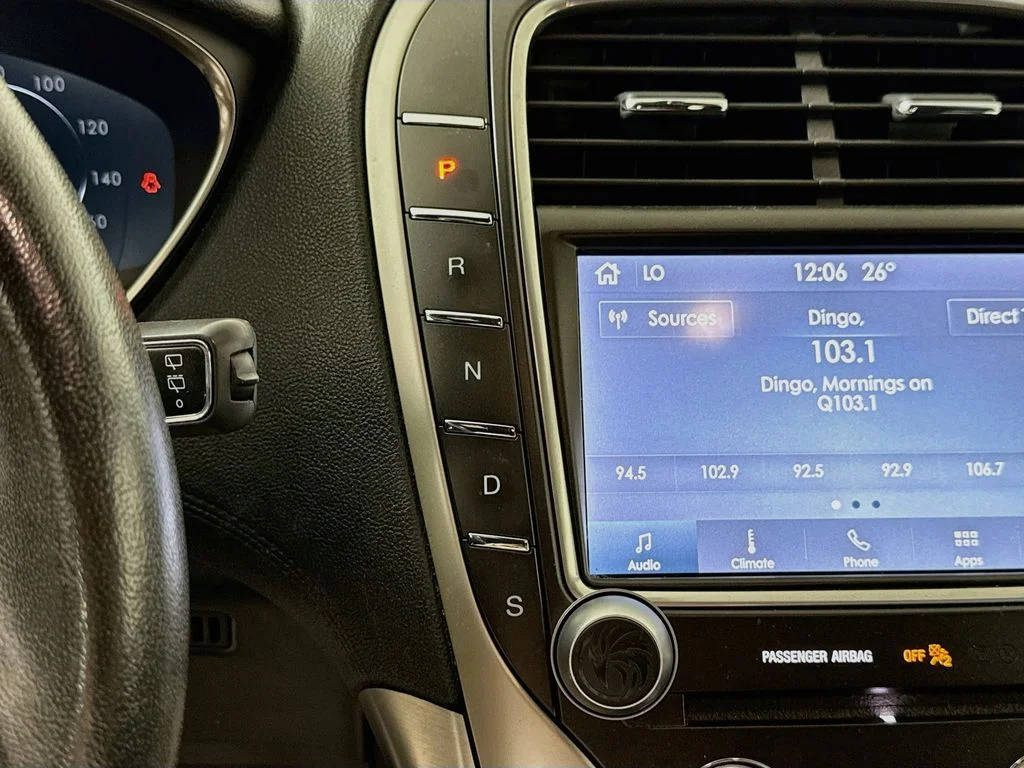 Used 2019 Infinite Black Metallic Lincoln Standard image 19