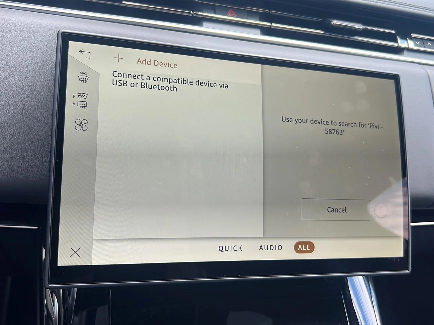 New 2026 Fuji White Land Rover Dynamic SE image 18