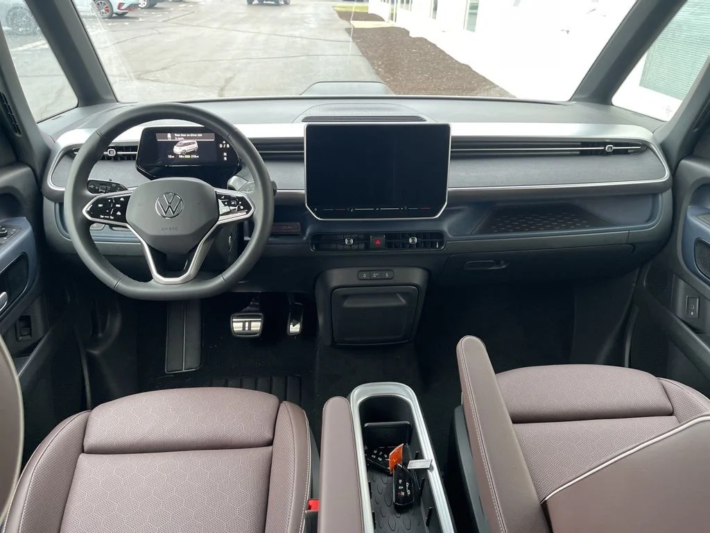 New 2025 Deep Black Pearl Volkswagen Pro image 24