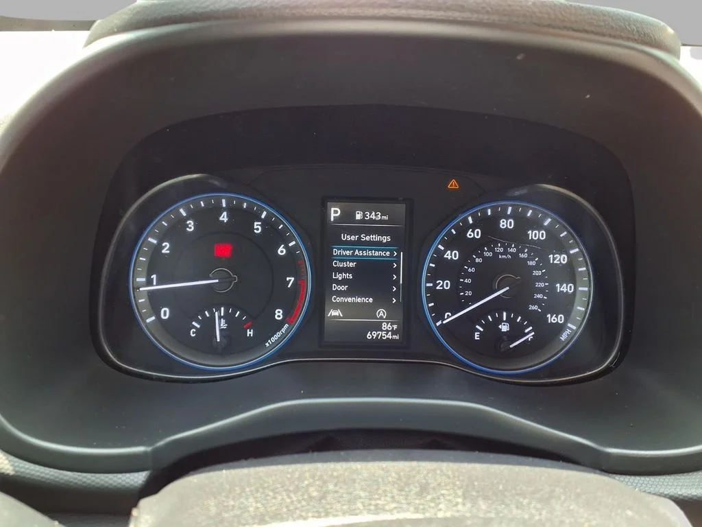 Used 2023 Silver Hyundai SEL image 17