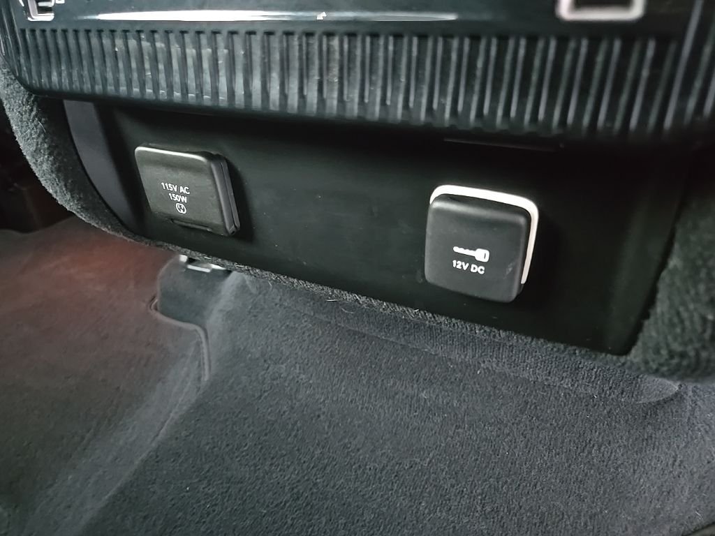 Used 2024 White/off-white Jeep Series II image 100