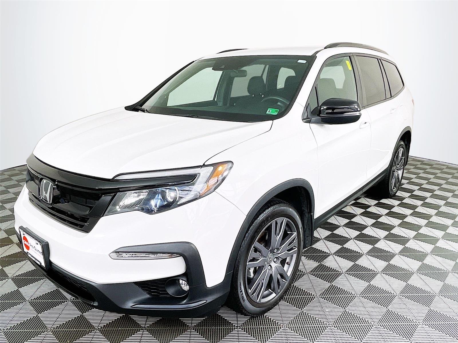 Used 2022 Platinum White Pearl Honda Sport image 3