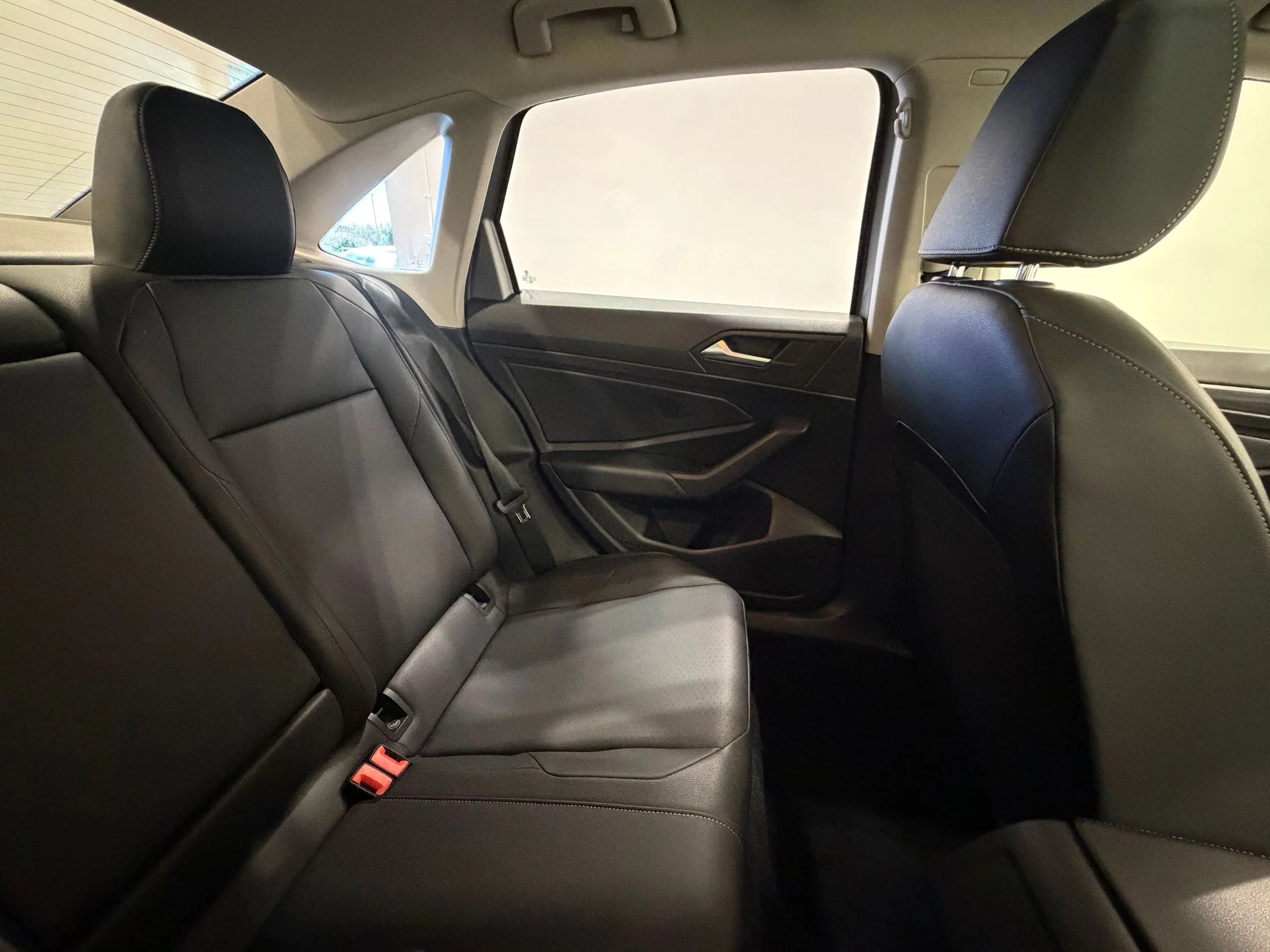 Used 2019 Silver Volkswagen SEL image 33