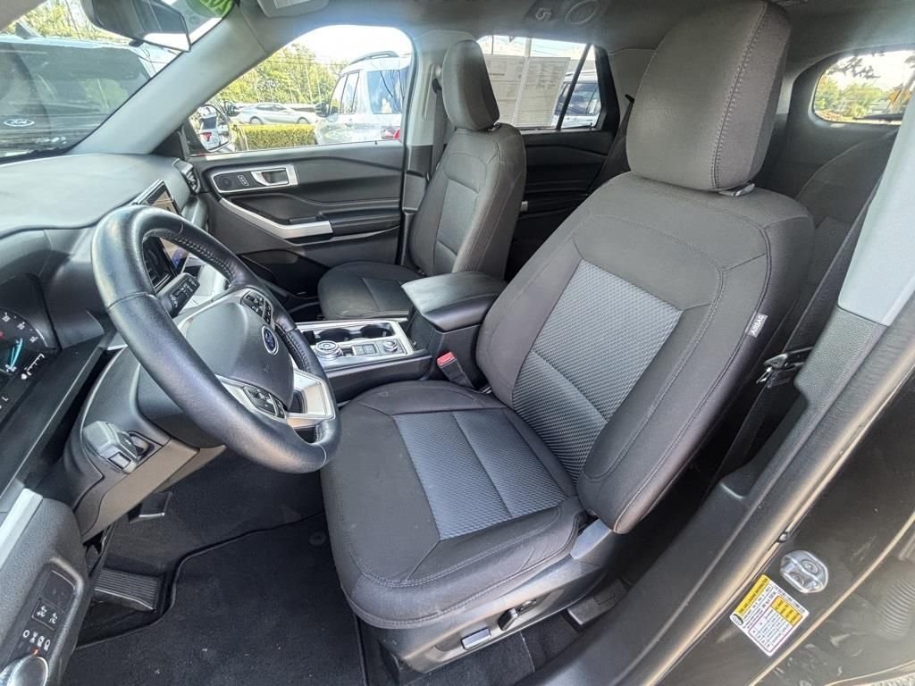 Certified Used 2022 Black Metallic Ford XLT image 16