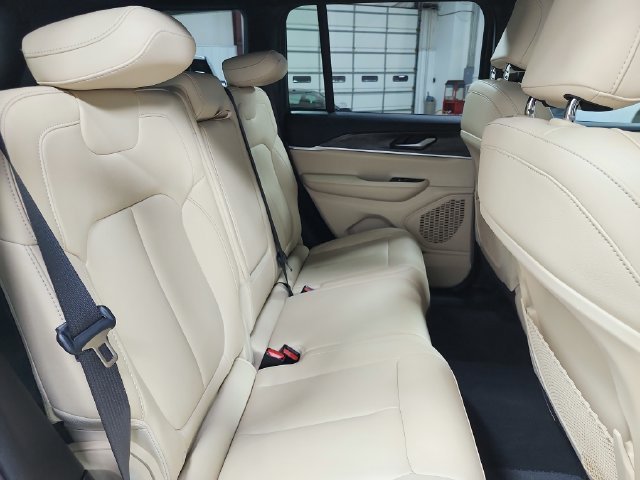Used 2024 White Jeep Limited image 41