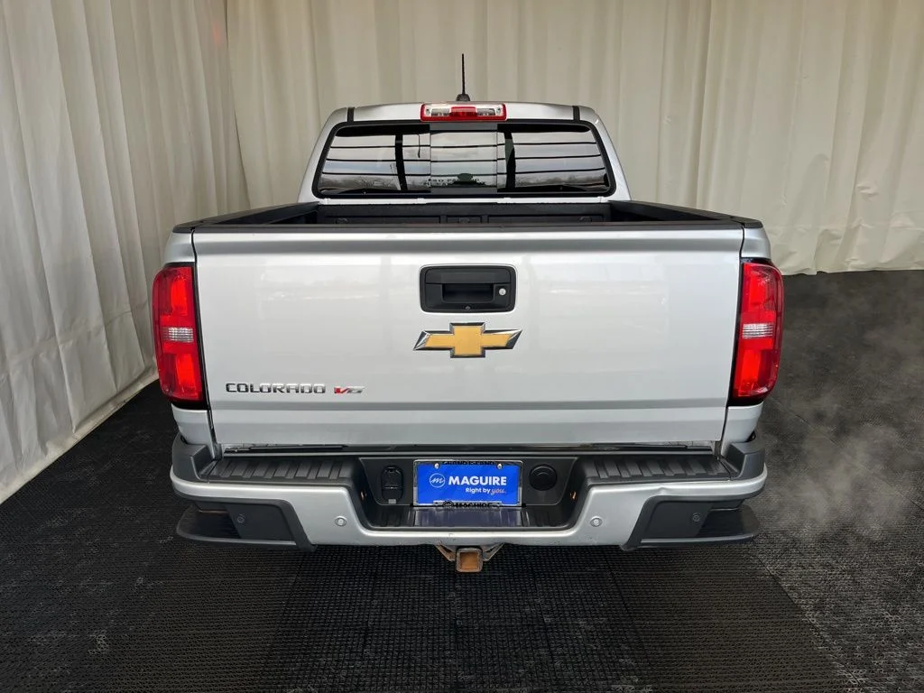 Used 2020 Silver Chevrolet Z71 image 25