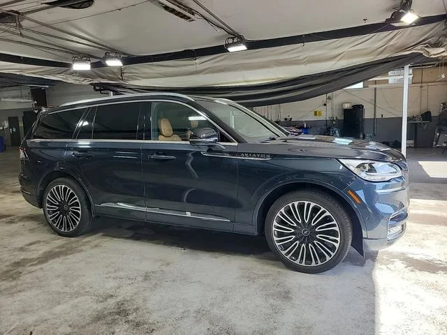 Used 2023 Blue Lincoln Black Label image 3