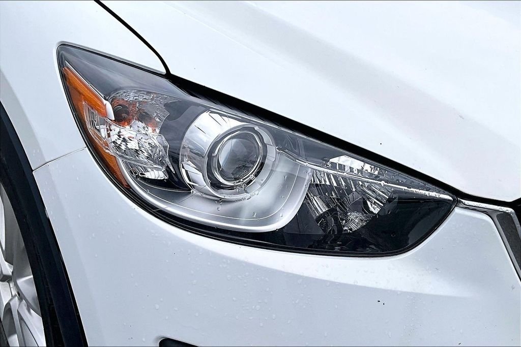 Used 2014 White Mazda Grand Touring image 27