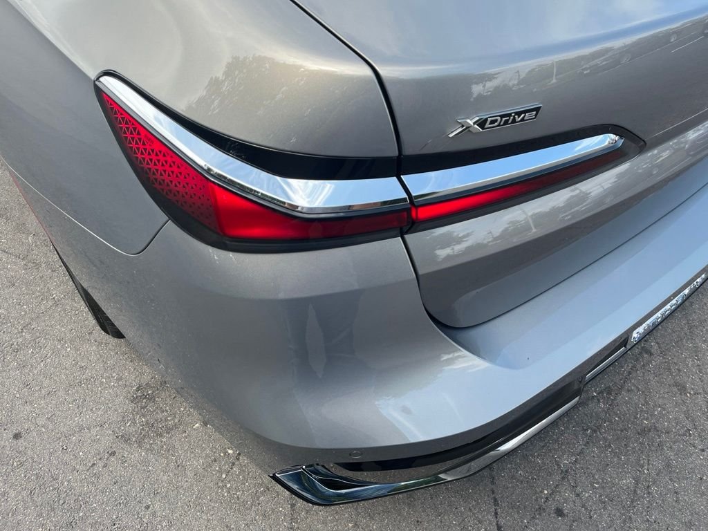 Used 2026 Oxide Grey Met BMW 740i xDrive image 27