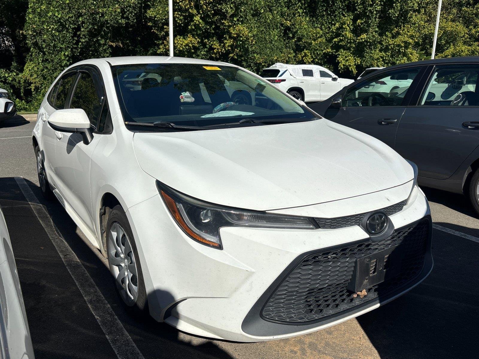 Used 2022 Super White Toyota LE image 8