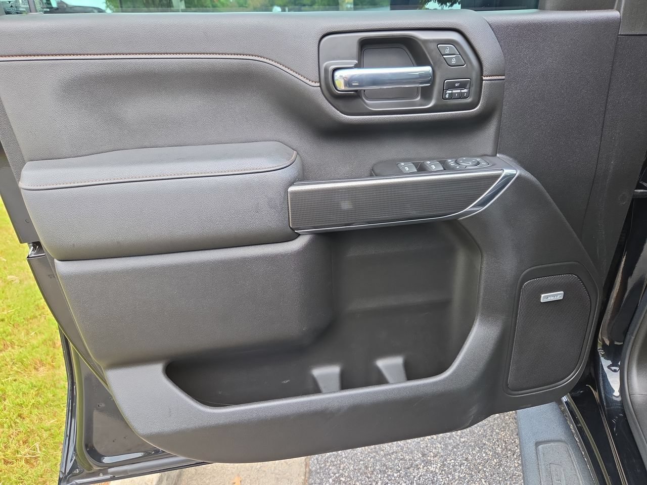 Used 2022 ONYX BLACK GMC AT4 image 22