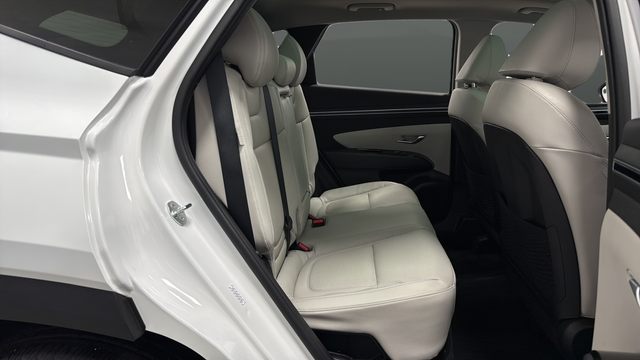 Used 2024 White Pearl Hyundai Limited image 26