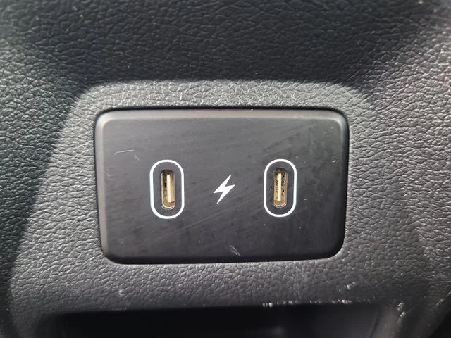 Used 2025 Green Hyundai SEL image 15