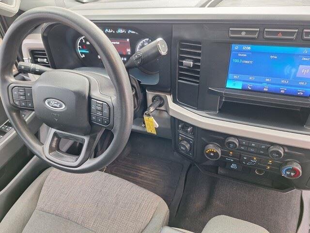 Used 2024 Oxford White Ford XLT image 33