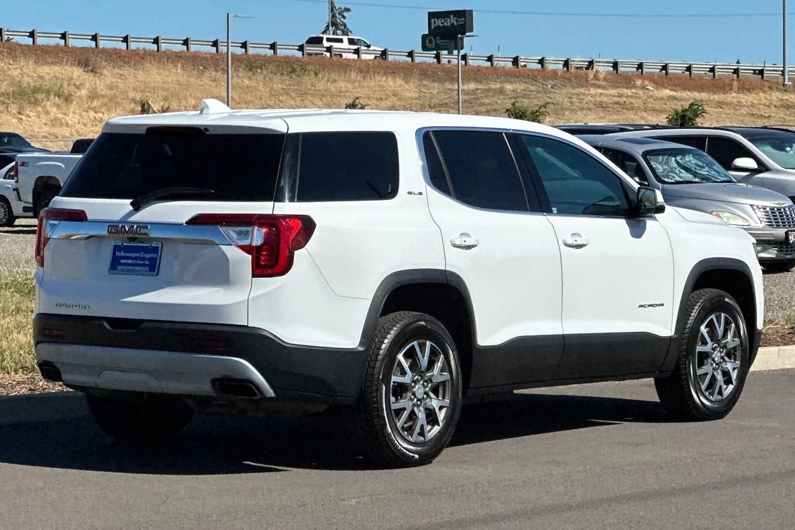 Used 2022 White GMC SLE image 3