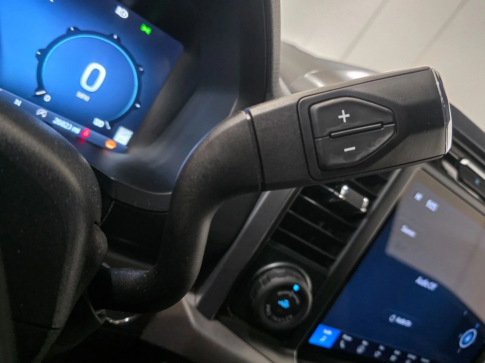2025 Ford F-150 XLT - Photo 43