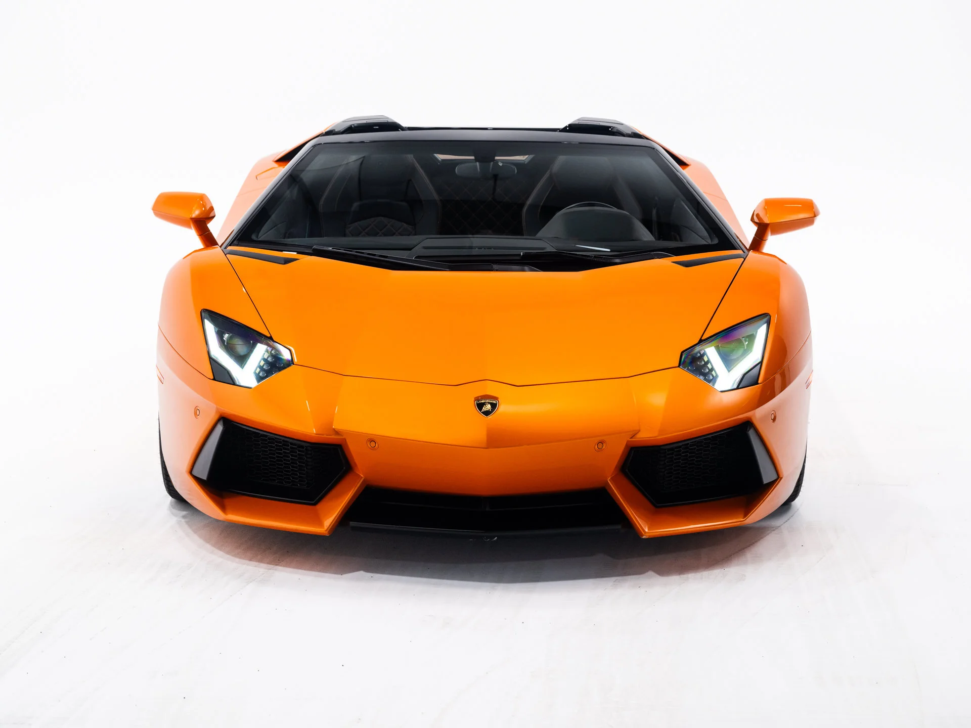 Used 2016 Arancio Atlas Pearl Effect Lamborghini LP700-4 image 9
