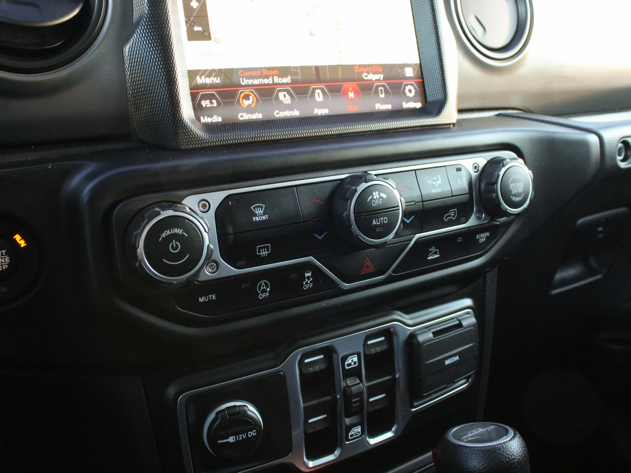 Certified Used 2023 White Jeep Sport S * V6 | Apple CarPlay | Backup Camera | Alpine | Remote Start | Tonneau Cover image 25