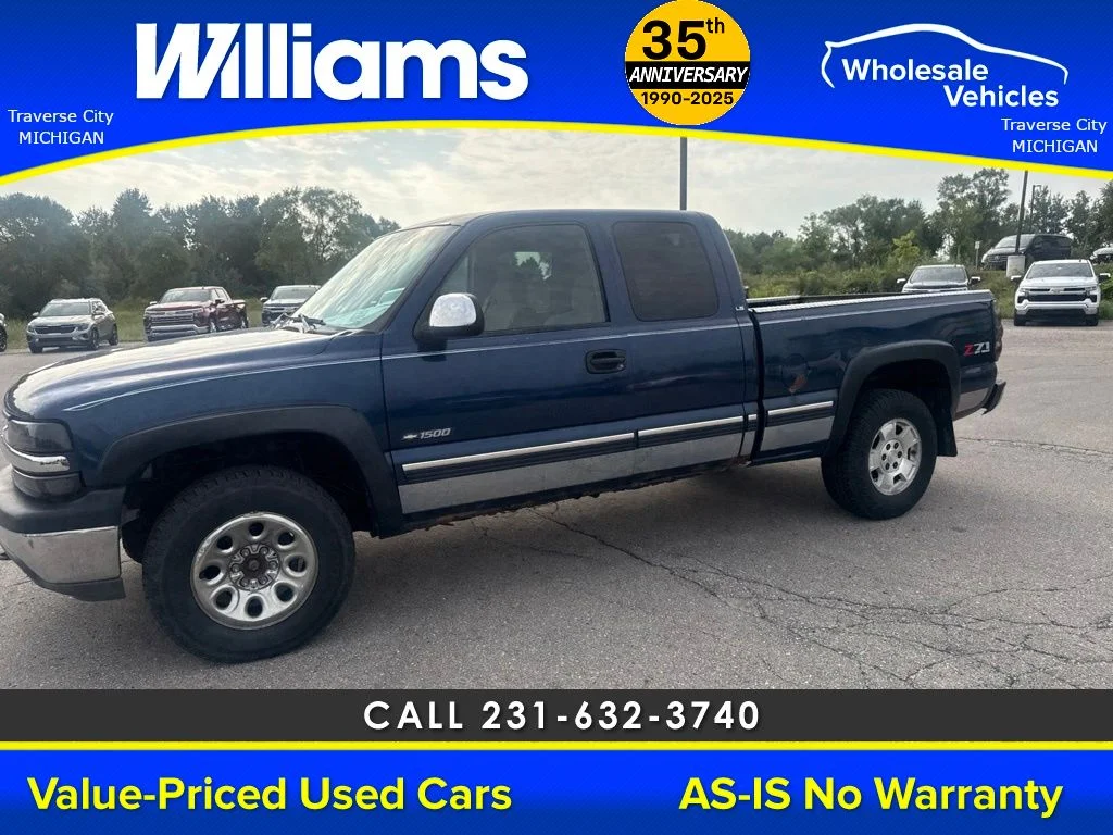 Used 2000 Indigo Blue Metallic Chevrolet LS image 14