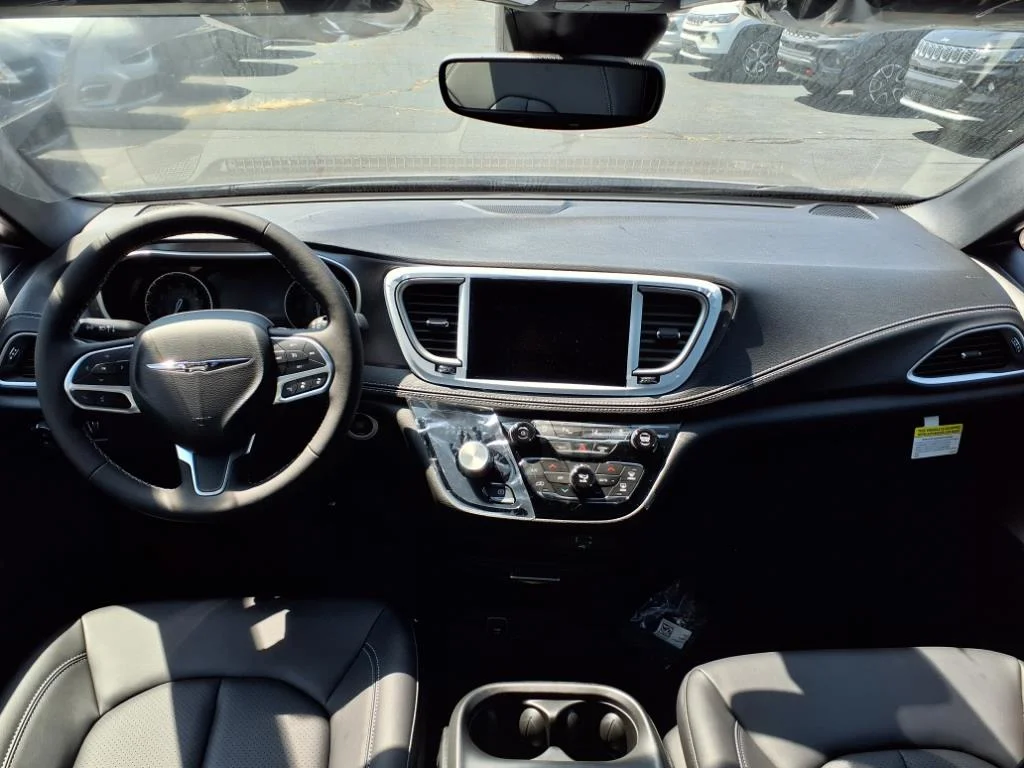 2026 Chrysler Pacifica Select - Photo 12