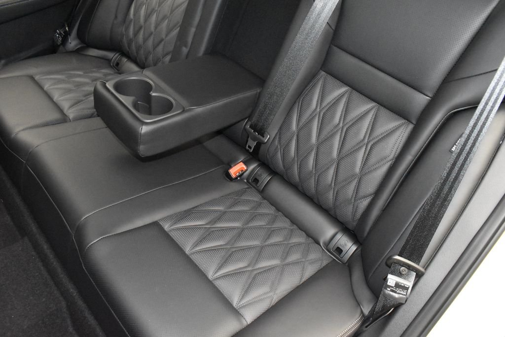 New 2026 Champagne Silver Metallic / Super Black Two-tone Nissan Platinum image 37