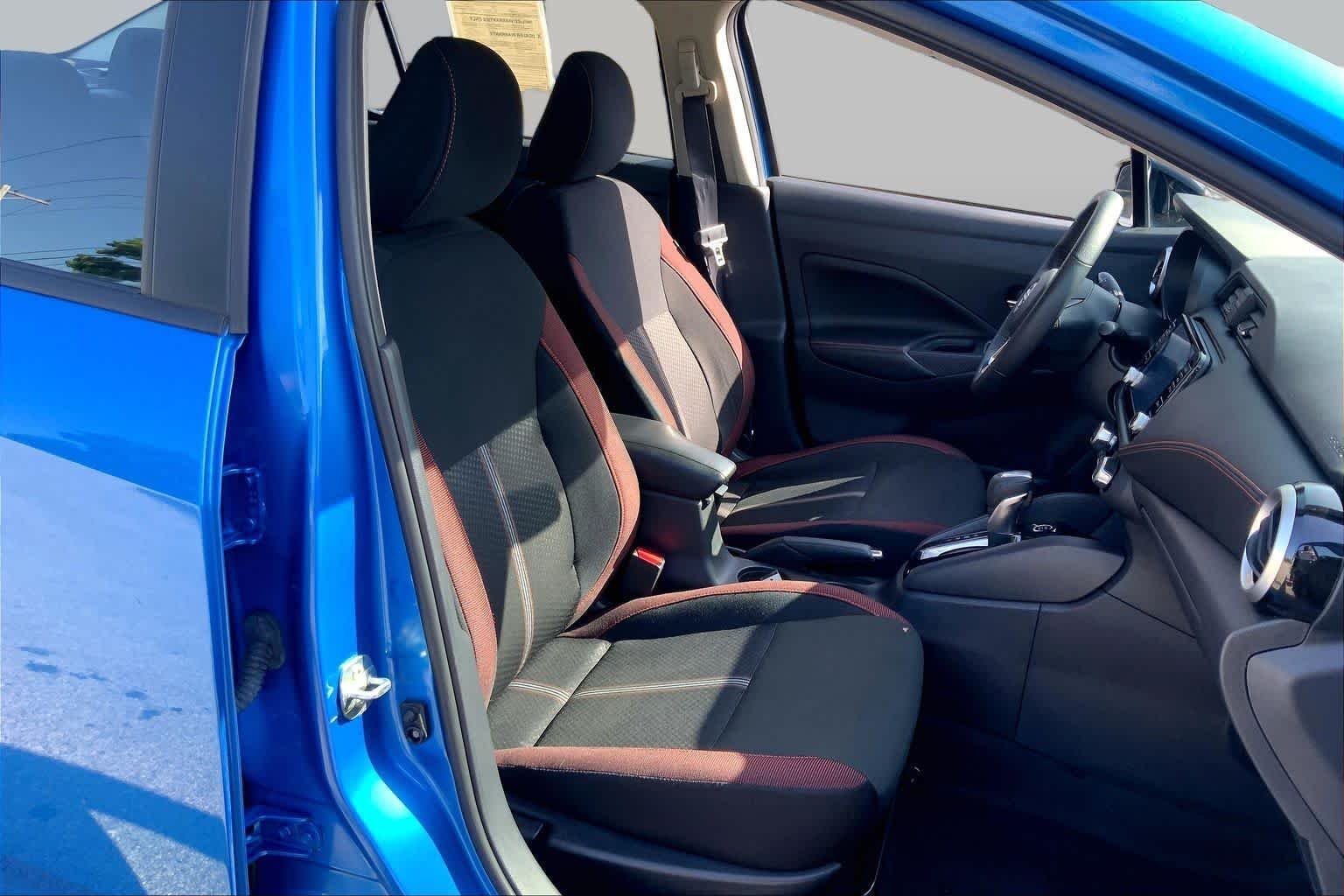 Used 2024 Electric Blue Metallic Nissan SR image 9