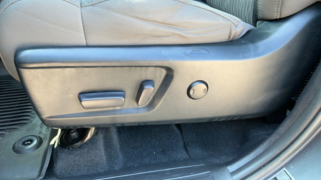 Used 2018 Gray Toyota SR5 image 19