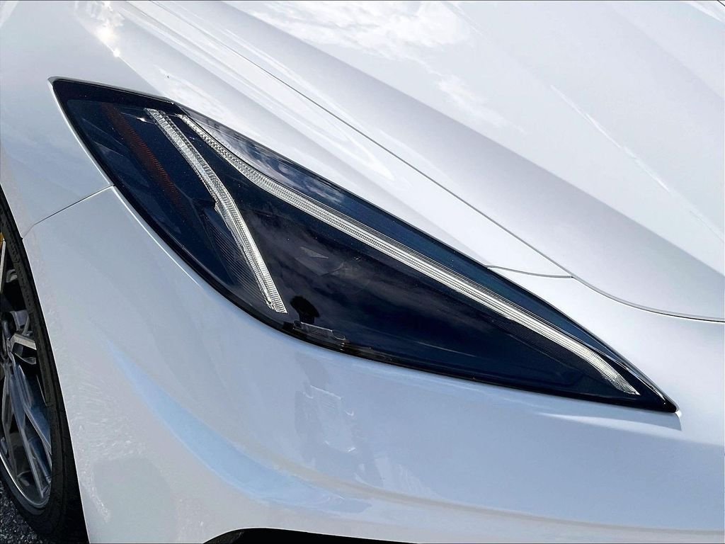 Used 2024 White Chevrolet Stingray image 33