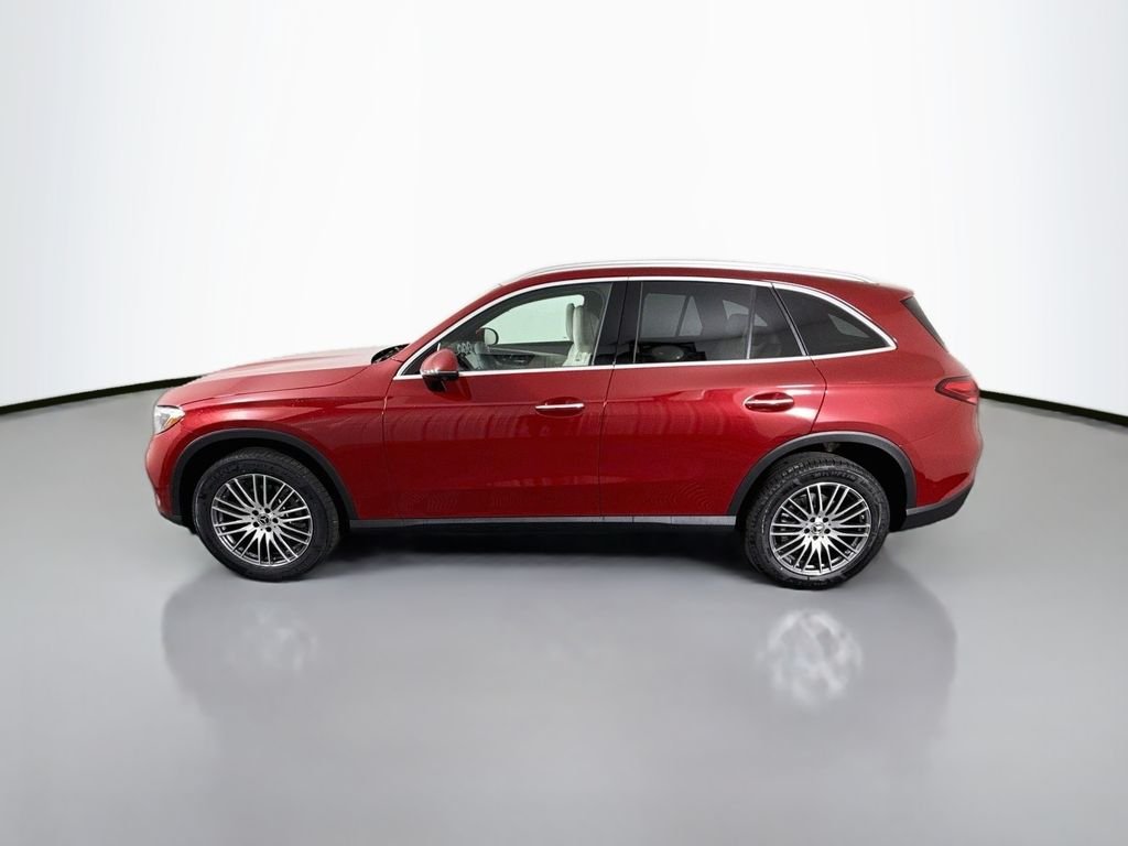 New 2026 MANUFAKTUR Patagonia Red Metallic Mercedes-Benz GLC 300 image 4