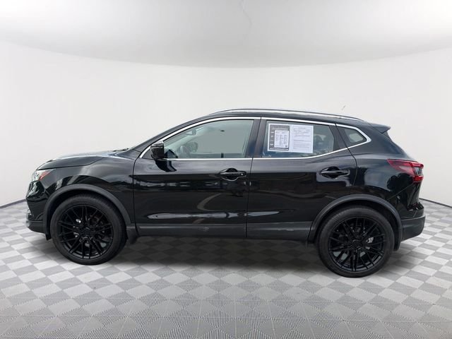 Used 2022 Black Nissan SL image 8