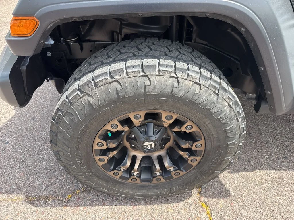 Used 2022 White Jeep Unlimited Willys image 12