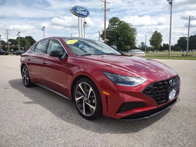 Used 2023 Red Hyundai SEL Plus image 7