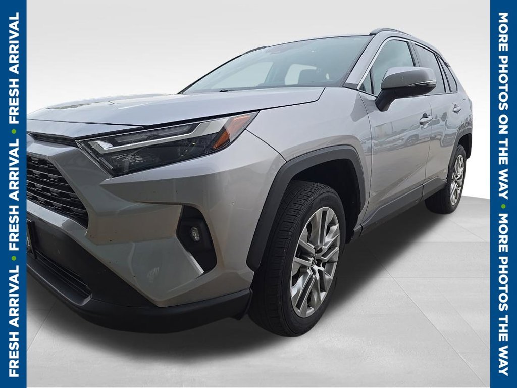 Used 2022 Silver Toyota XLE Premium image 1