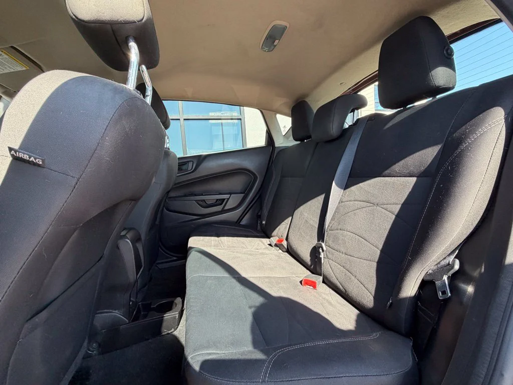 Used 2017 Silver Ford SE image 9