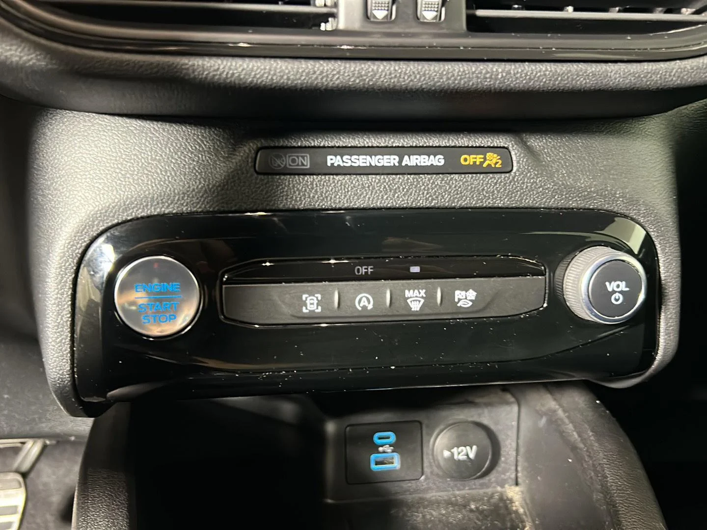 Used 2023 Agate Black Ford ST-Line image 20
